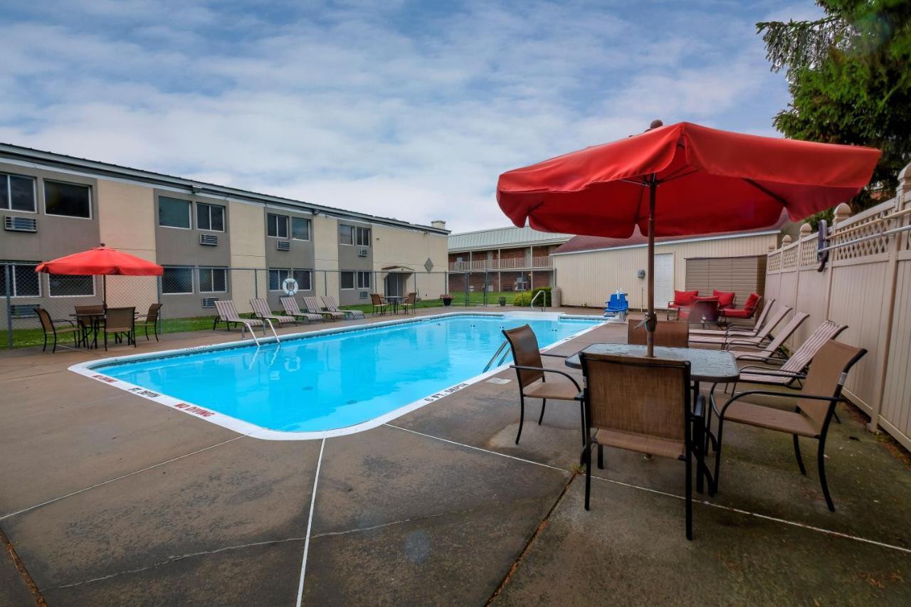 Red Roof Inn And Suites Herkimer Extérieur photo